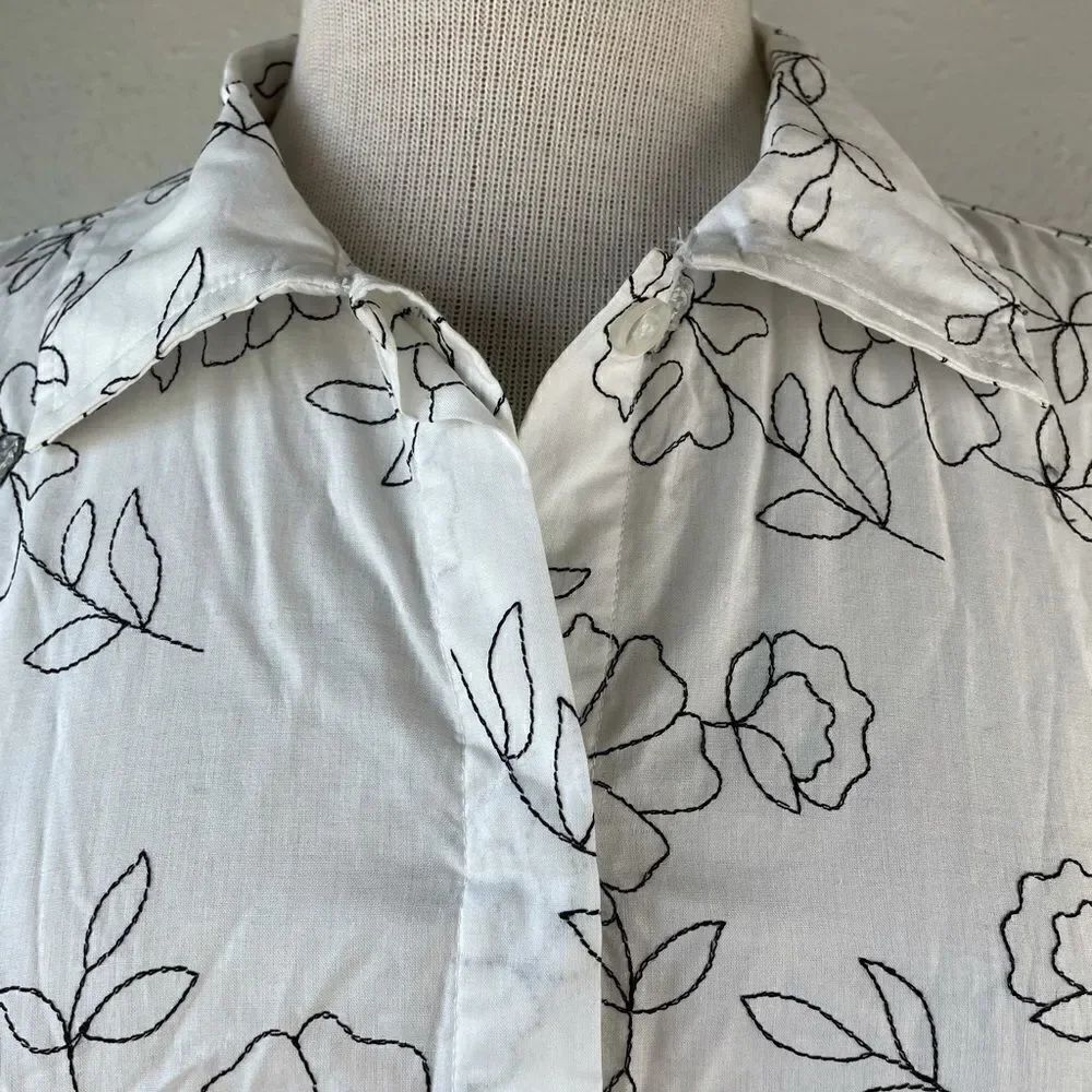 NWT Liz Claiborne Floral Button Down Shirt Size 10 - Picture 3 of 9